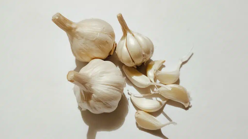 Garlics on the table